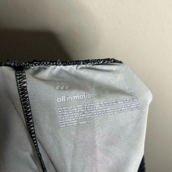 All In Motion Dark Floral Athletic Shorts Size M - Picture 10 of 12